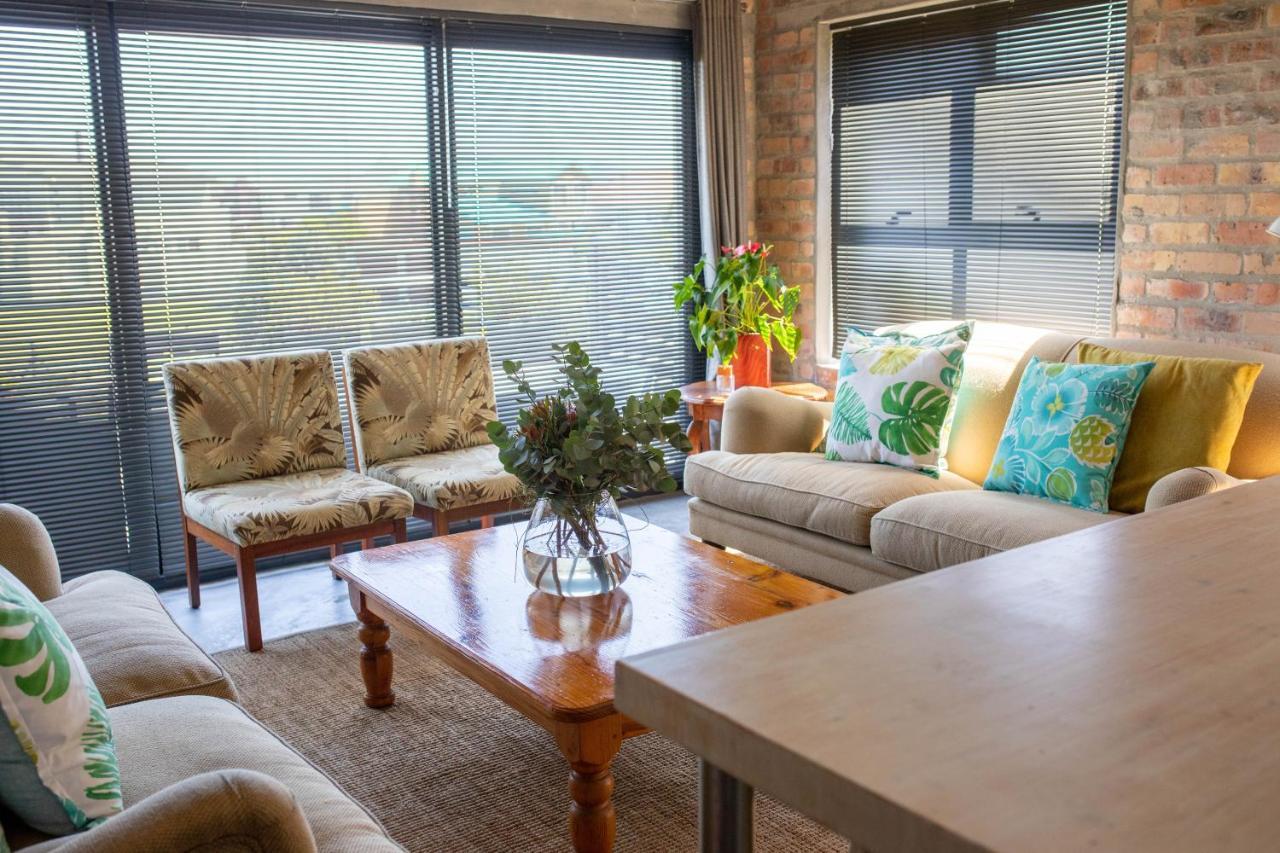 Stay At Friends Bettyʼs Bay Exteriör bild