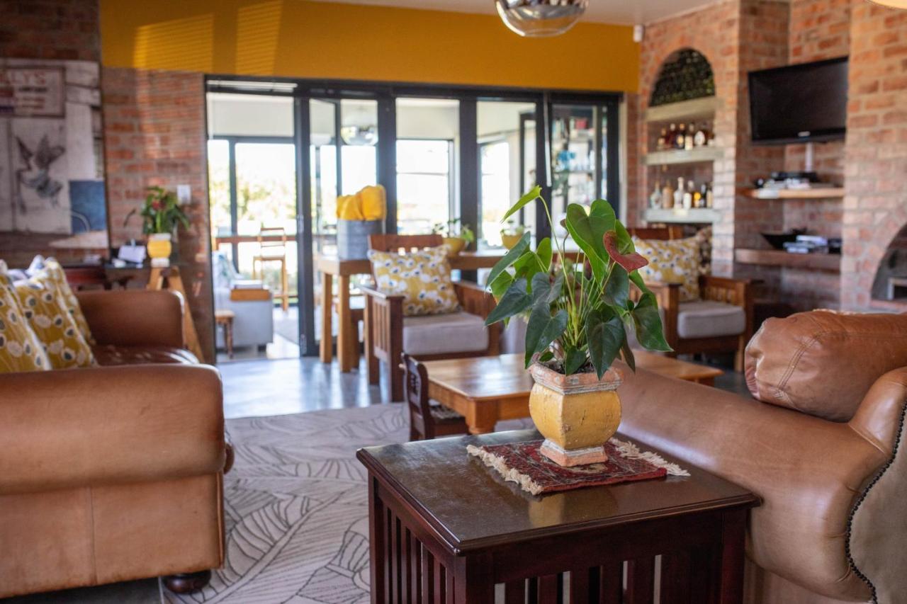Stay At Friends Bettyʼs Bay Exteriör bild