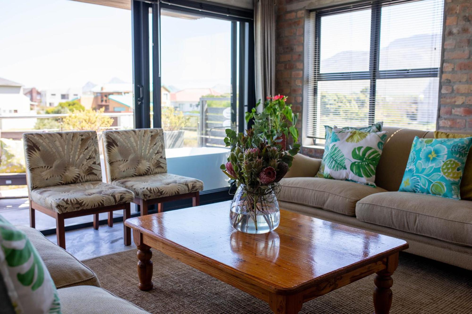 Stay At Friends Bettyʼs Bay Rum bild