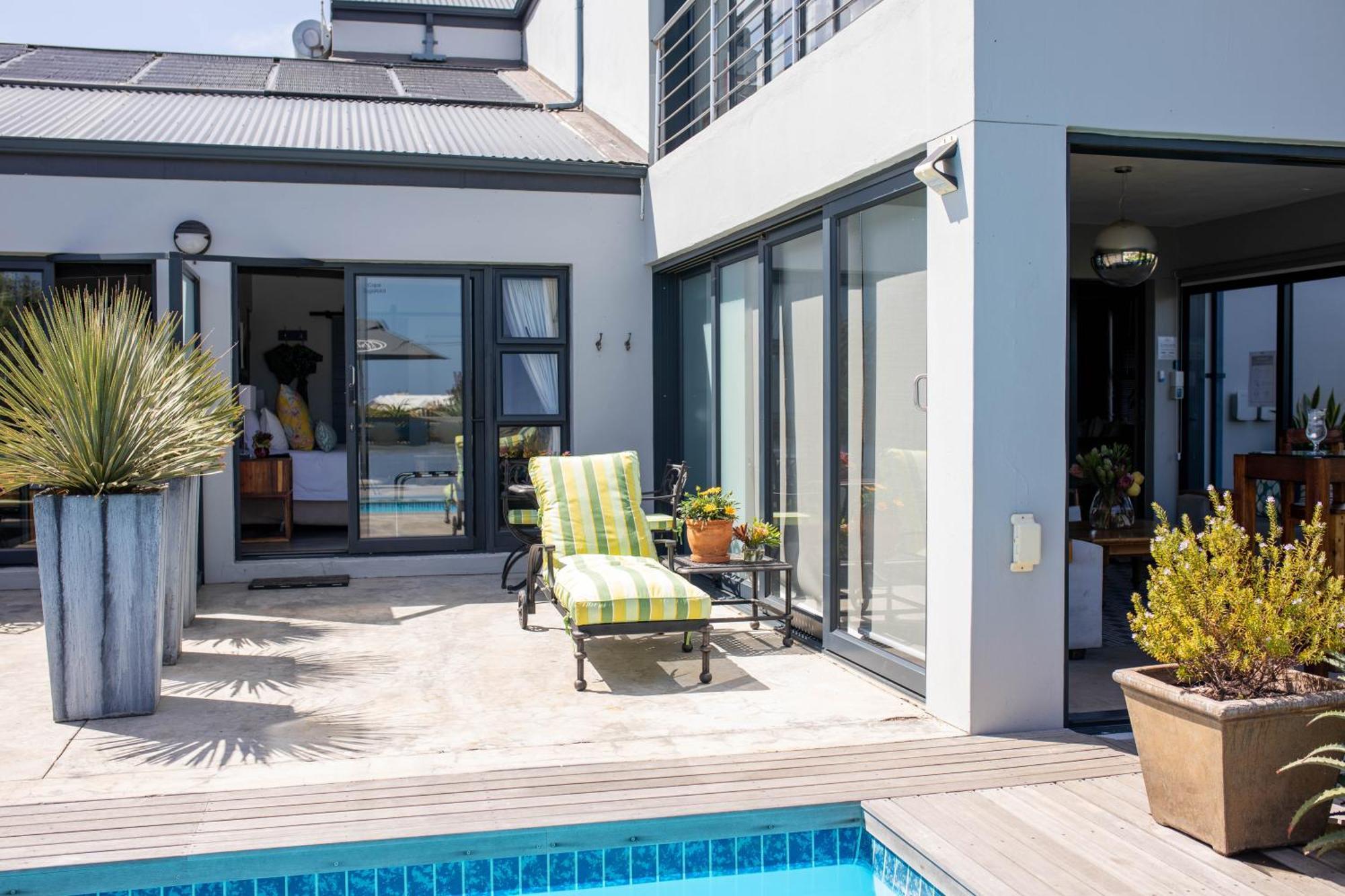 Stay At Friends Bettyʼs Bay Rum bild