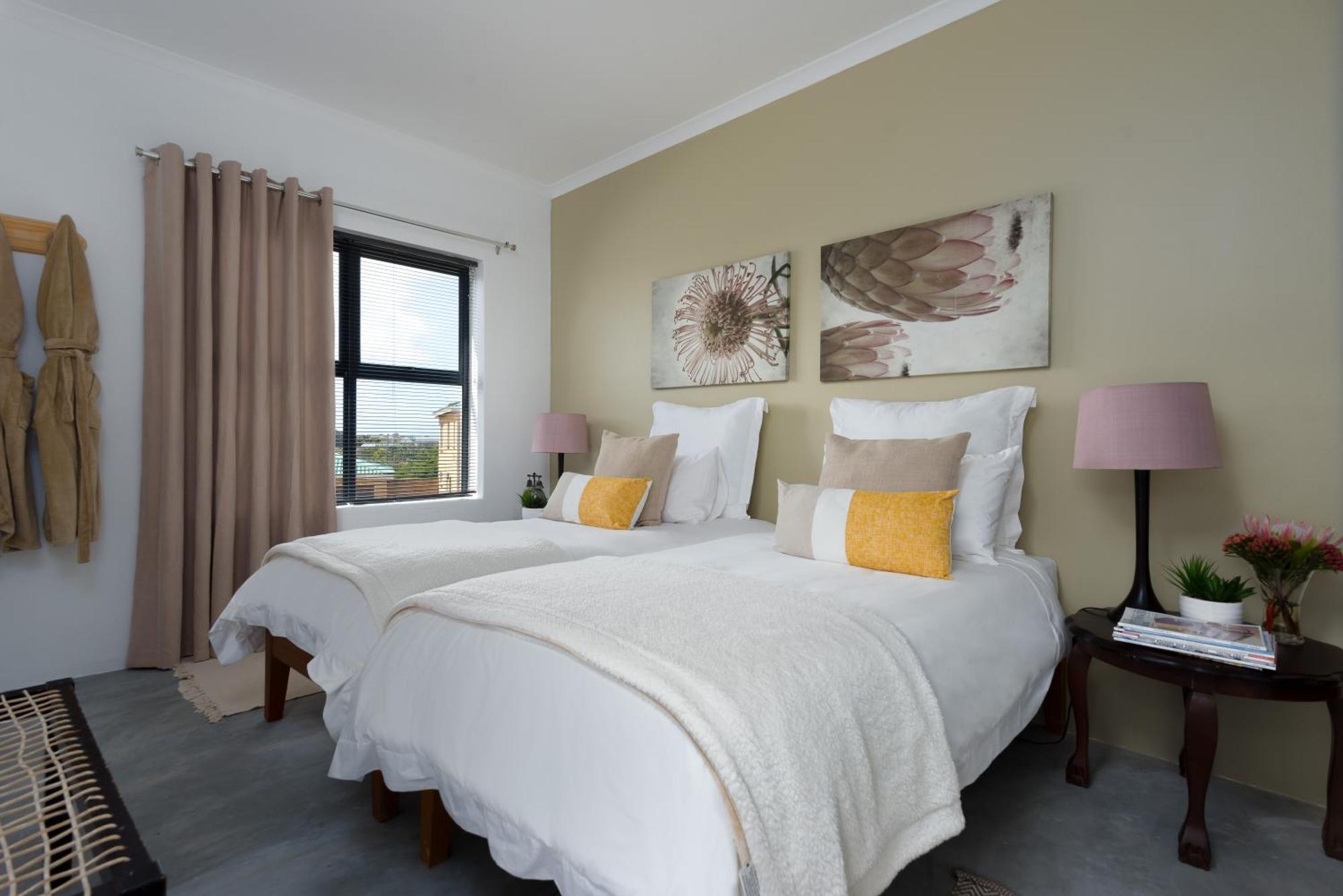 Stay At Friends Bettyʼs Bay Rum bild
